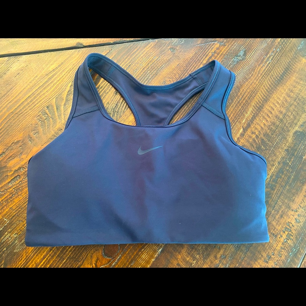 Nike women sports bra size M